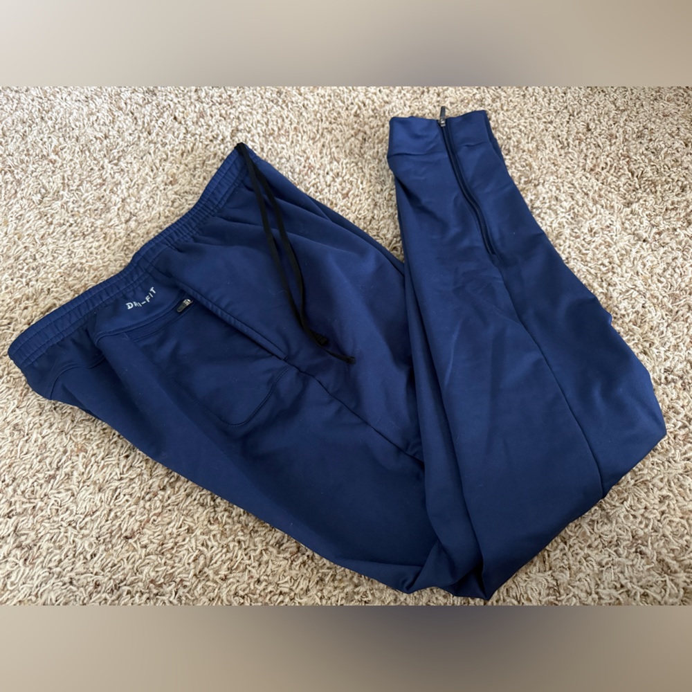 EUC Men’s Nike Dri-Fit Joggers